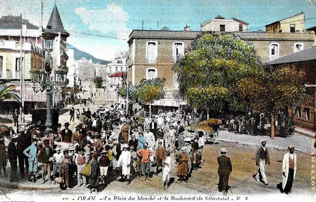 Oran - Place Karguentah et Bd Sebastopol.jpg